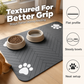 🐾💧 Tapis de gamelle pour animaux facile à nettoyer – Bordure anti-débordement, surface imperméable, un coup d’éponge et c’est propre, fini les éclaboussures d’eau et les croquettes éparpillées sur le carrelage 🧼🐶