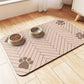 🐾💧 Tapis de gamelle pour animaux facile à nettoyer – Bordure anti-débordement, surface imperméable, un coup d’éponge et c’est propre, fini les éclaboussures d’eau et les croquettes éparpillées sur le carrelage 🧼🐶